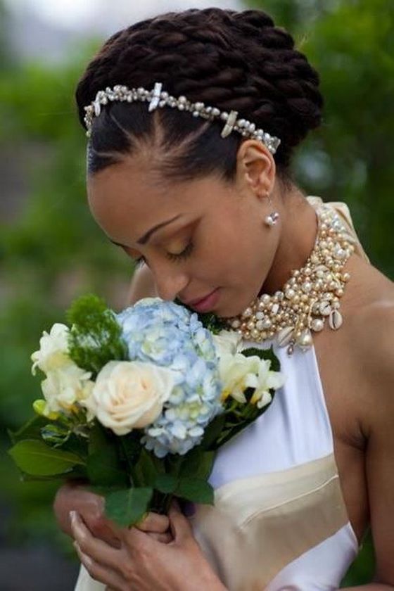 trenzas recogidas en la cabeza peinados de novia