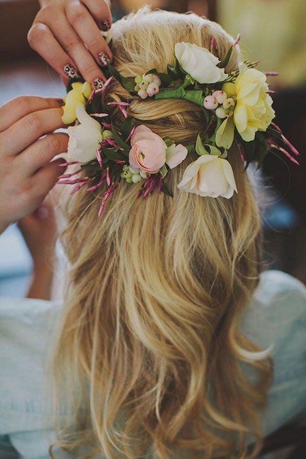 cabello con accesorios