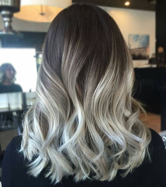 16. Mechas Platinadas Estilo Californianas