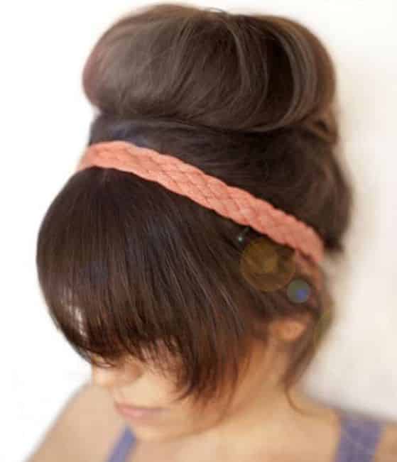 peinado recogido con accesorio